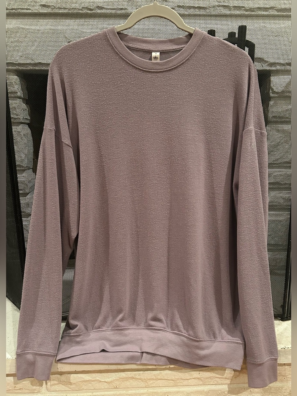 ALO Yoga Soho Pullover - Size S (flawed, see pic!)
